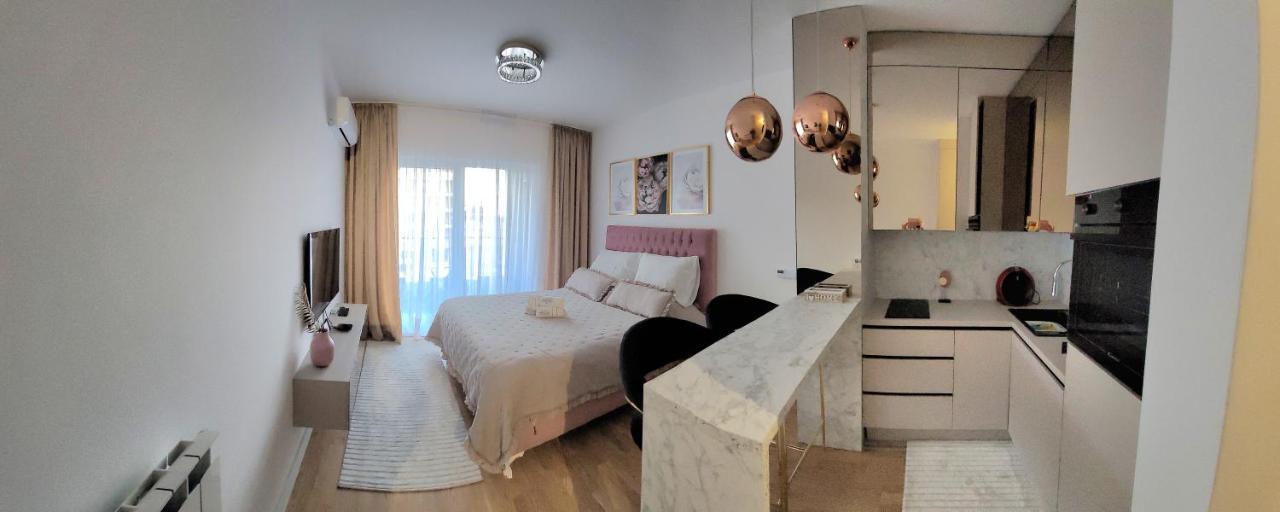 Studio Apartment Lora Lux سراييفو المظهر الخارجي الصورة