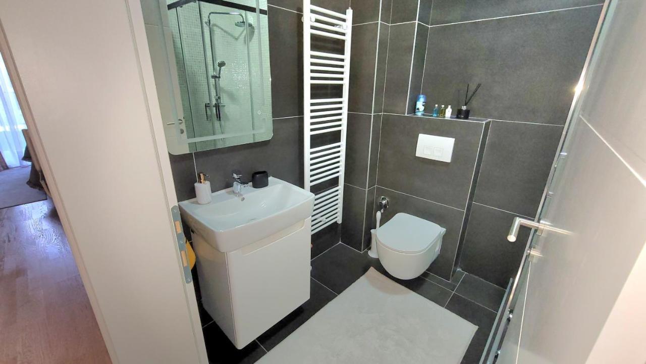 Studio Apartment Lora Lux سراييفو المظهر الخارجي الصورة
